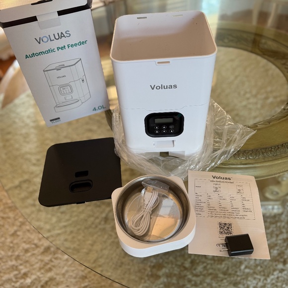 New VOLUAS Automatic Smart Pet Feeder for Cats and Dogs 4.0L Model VL001 - White - Picture 1 of 5
